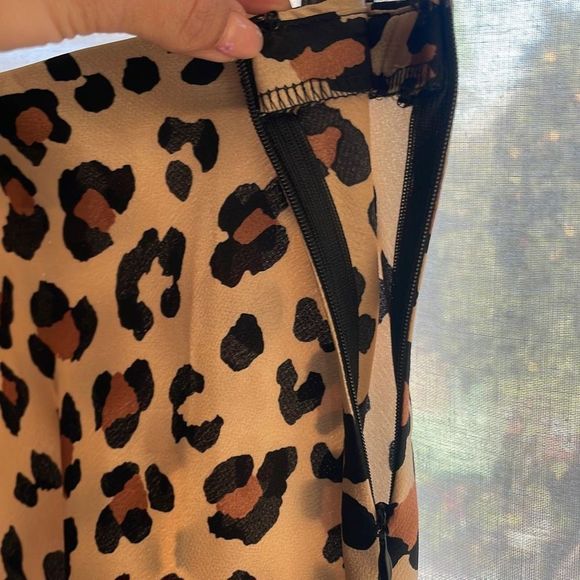 F21 Leopard Print Midi Skirt - Picture 3 of 8